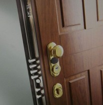 puerta acorazada dierre con doble cerradura